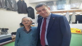 Aydın'da yılın ahisi 62 yıllık terzi Gülcan seçildi