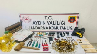 Kuşadası’nda suç makineleri jandarmadan kaçamadı 