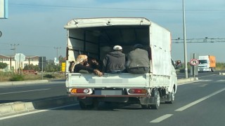 Canlarını hiçe sayarak dakikalarca yolculuk yaptılar