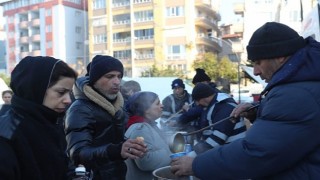 Hatay’da depremzedeler için her gün 70 bin kişilik sıcak yemek