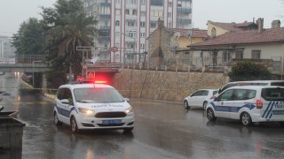 Nazilli'de yollar trafiğe kapatıldı