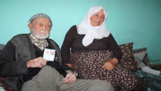 105 yaşındaki ‘Mehmet Amca’ yaşantısıyla gençlere örnek oluyor