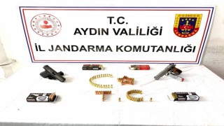 Jandarma ekipleri şüphesinde haklı çıktı, ruhsatsız tabanca ele geçirildi