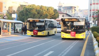 Aydın Büyükşehir Belediyesi toplu ulaşım araçlarına siyah kurdele ve Türk Bayrağı astı 