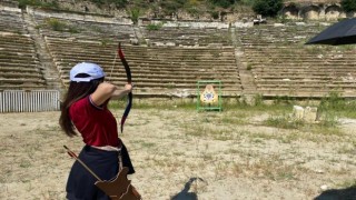 Yarışlar kenti Magnesia, büyük stadyumu ile ilgi topluyor 