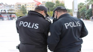 Başkasına ait kredi kartını kullanınca polis enseledi