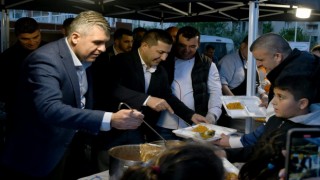 Kuşadası Belediyesi Ramazan ayında 15 bin kişilik iftar yemeği verecek 