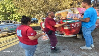 Kızılay'dan yangın bölgesine ikram aracı 