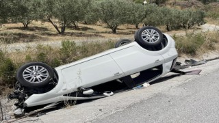 Otomobil şarampole devrildi: 3 yaralı