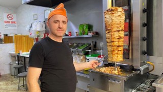 Kavurucu sıcakta döner ustalarının zorlu mesaisi