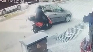 Motosiklete çarpıp kaçtı, kameradan kaçamadı 