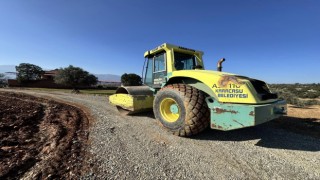 Karacasu’da yol çalışmaları devam ediyor