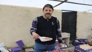 Aydınlı pazarcı izinsiz tadımdan şikayetini hazırladığı etiket ile dile getiriyor