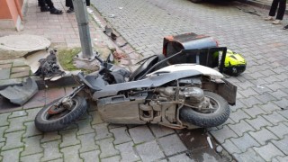 Otomobille çarpışan motosiklet sürücüsü yaralandı