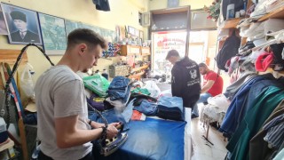 Kuşadası'nda berberler ve terziler sabaha kadar çalıştı