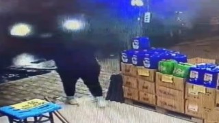 Market çalışanı canını zor kurtardı