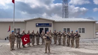 Mehmetçikler için örülen atkılar kalpleri de ısıttı 