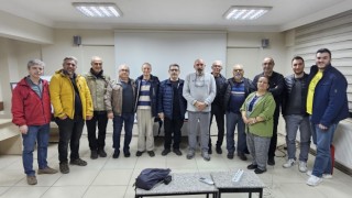 Nazillili fotoğraf tutkunları yeni teknolojileri öğreniyor