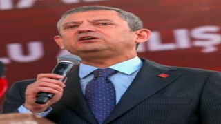 CHP Lideri Özgür Özel’e AKM’de Yumruklu Saldırı