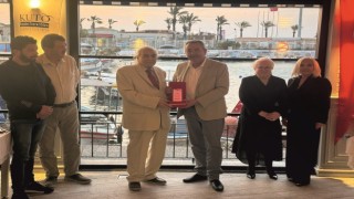 Kuşadası Ticaret Odası’nda Meclis Üyelerine plaket verildi