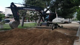 Oda mezar kontrollü bir şekilde kapatıldı, yol çalışmaları tekrar başladı