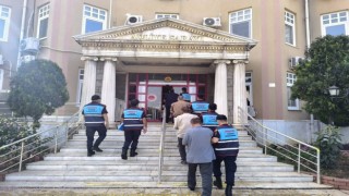 Sit alanında kazı yapan 4 kişi suçüstü yakalandı