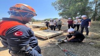 Aydın’da çevik kuvvet personeline deprem arama kurtarma eğitimi verildi