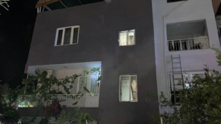 Aydın'da korkutan yangın: Mahsur kalan kadın demir parmaklıkları kesilerek kurtarıldı