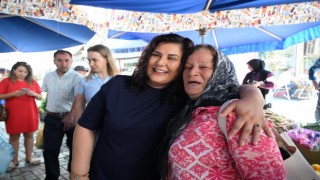 Başkan Çerçioğlu Salı Pazarı’nda vatandaşlarla buluştu