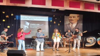 Nazilli Lisesi’nden Nostaljik Yolculuk: “90’lar Gecesi” Gönülleri Fethetti