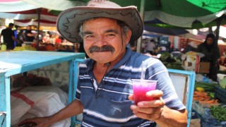Sedat amca, pazarın ateşini düşürüyor