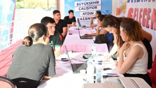 Büyükşehir’in tercih tırı üniversite adaylarının hizmetinde