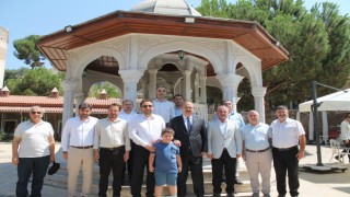 Vali Canbolat, Nasuh Paşa Külliyesi'nde öğrencilerle bir araya geldi