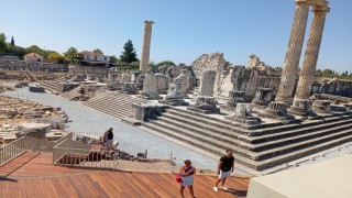 Dünyanın ilk kehanet merkezi Apollon Tapınağı, ziyarete açıldı