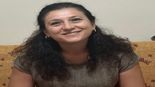 Seyir halindeki minibüsten düşen ebe hayatını kaybetti