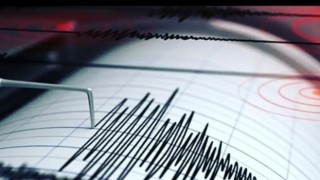 4.9 Büyüklüğündeki Deprem Korkuttu 