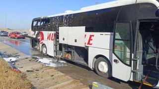 Yolcu otobüsü alevlere teslim oldu