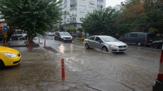 Aydın'da sağanak yağış etkili oluyor