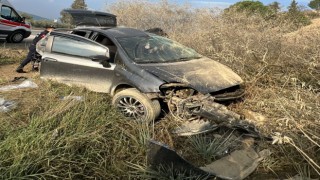 Kontrolden çıkan otomobil, yol kenarına savruldu: 3 yaralı