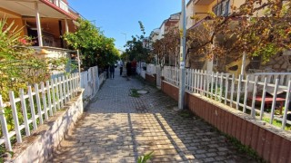 Merdivenlerden düşen adam hayatını kaybetti