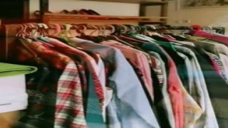 Germencik’te bağışlanan kıyafetler ihtiyaç sahiplerine teslim ediliyor