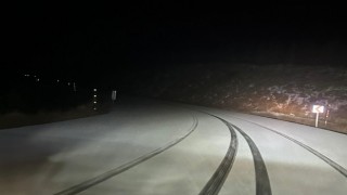 İzmir’e mevsimin ilk karı düştü