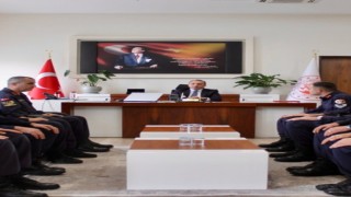 Çine Kaymakamı Erdoğan'dan jandarma personeline başarı belgesi