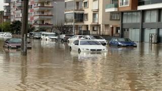 Dereler taştı, sokaklar göle döndü