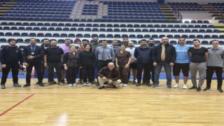 Hastane personeli masa tenisinde hünerlerini sergiledi