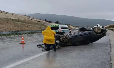 Kuyucak’ta Feci Kaza: Otomobil Takla Attı, Sürücü Ağır Yaralı