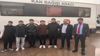 Nazilli’de öğrenci velilerinden kan bağışı yarışı