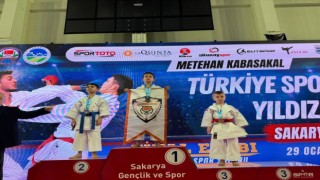 Nazillili minik karateci Türkiye şampiyonu oldu