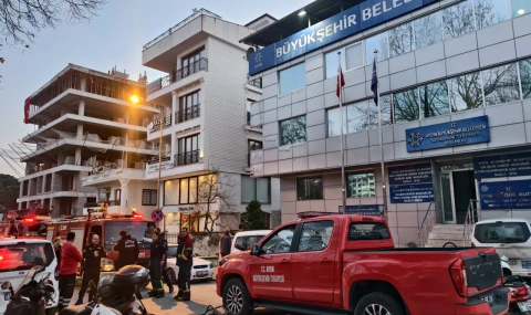 AYBA Deposu Alev Aldı, İtfaiye Zamanla Yarıştı