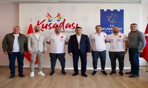 Başkan Günel, Plaj Futbolu Milli Takımı’nın teknik ve idari kadrosunu ağırladı